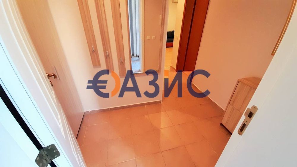 Продава се Двустаен апартамент в к.к. Слънчев бряг - 65 кв.м за 1085 €/кв.м - Снимка #1