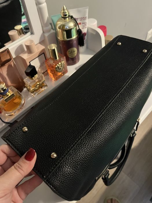 Дамска чанта Guess