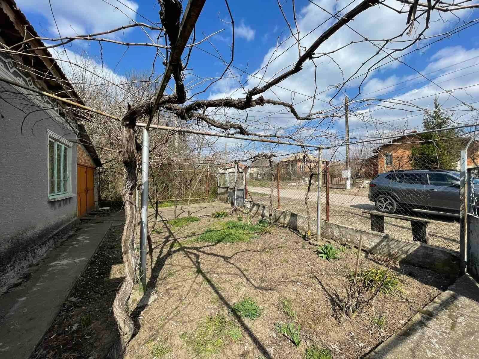 Къща село Ломница