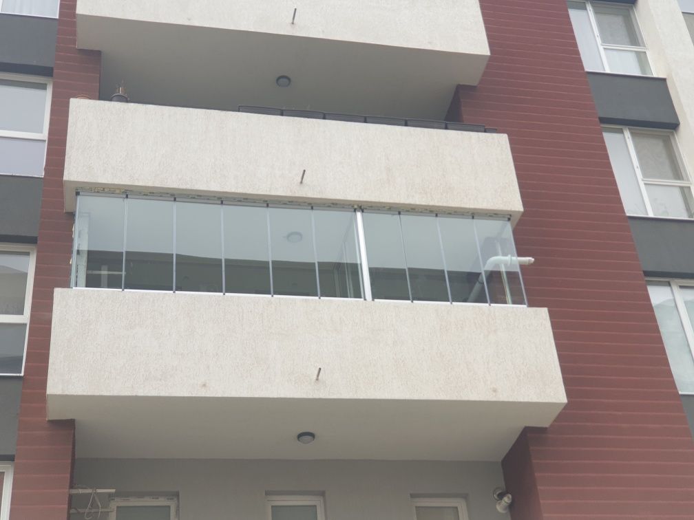 Inchideri terase balcoane foisoare cu sticlă securizată