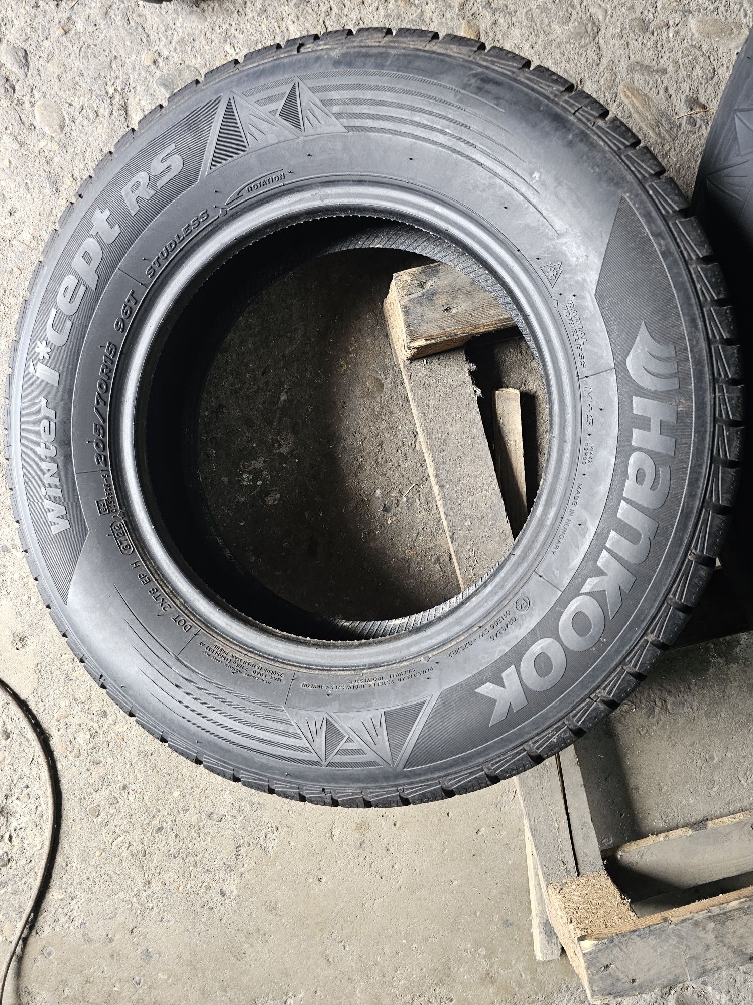 4 anvelope iarna 205 70 15 Hankook 2022