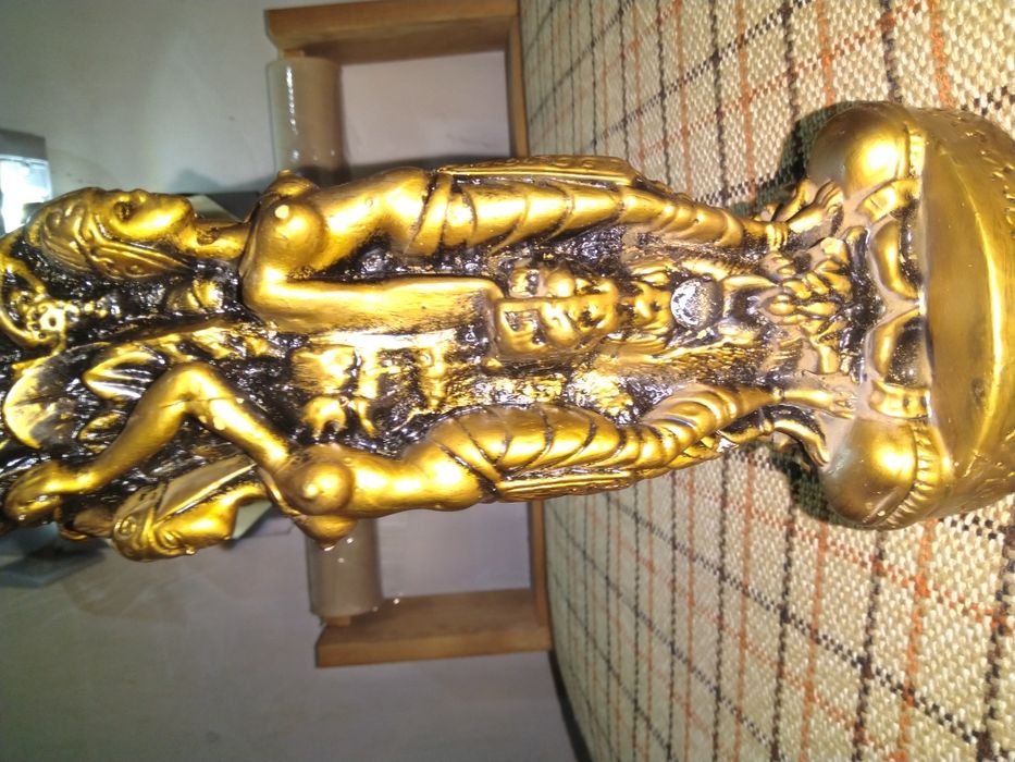 Много красиви гипсови свещници