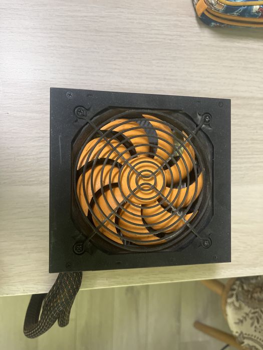 Sursa njoy ayrus 500w certificat bronze sau gold (nu imi dau seama)