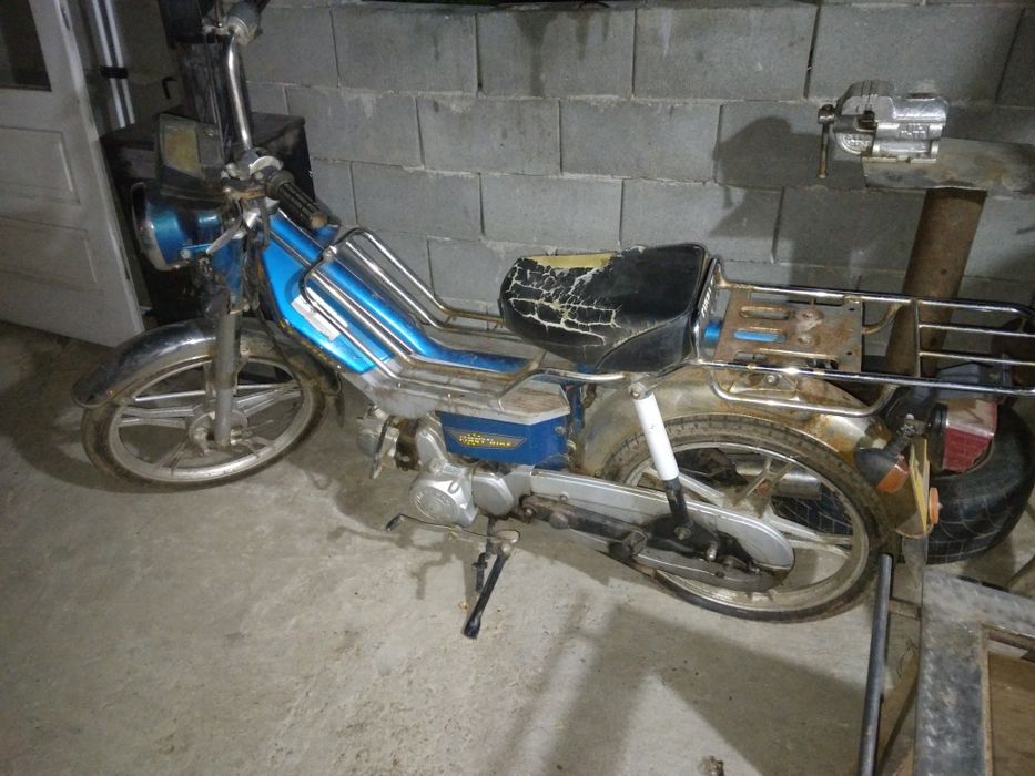 Schimb moped cu scuter nu știu nimic despre el asa lam luat și eu 
 fi