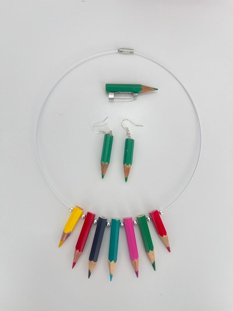 Cercei brosa coliere din creioane colorate