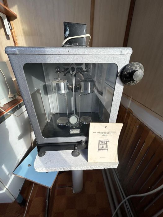 Весы дабораторные, аналитические