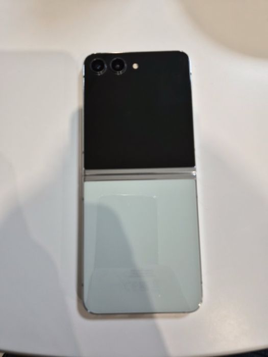 Zflip 5 256, в гаранция