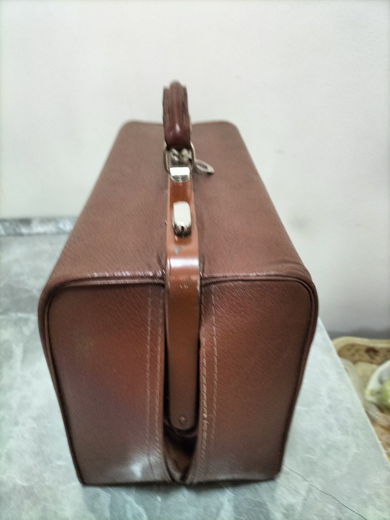 Продам советский саквояж.