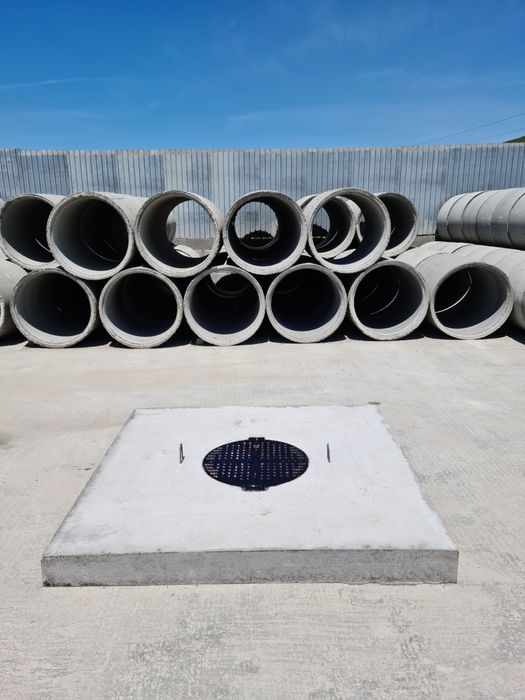 Capace din beton armat cu usa din fonta