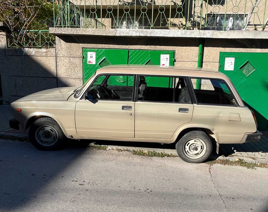 Продавам Лада 2104 в движение