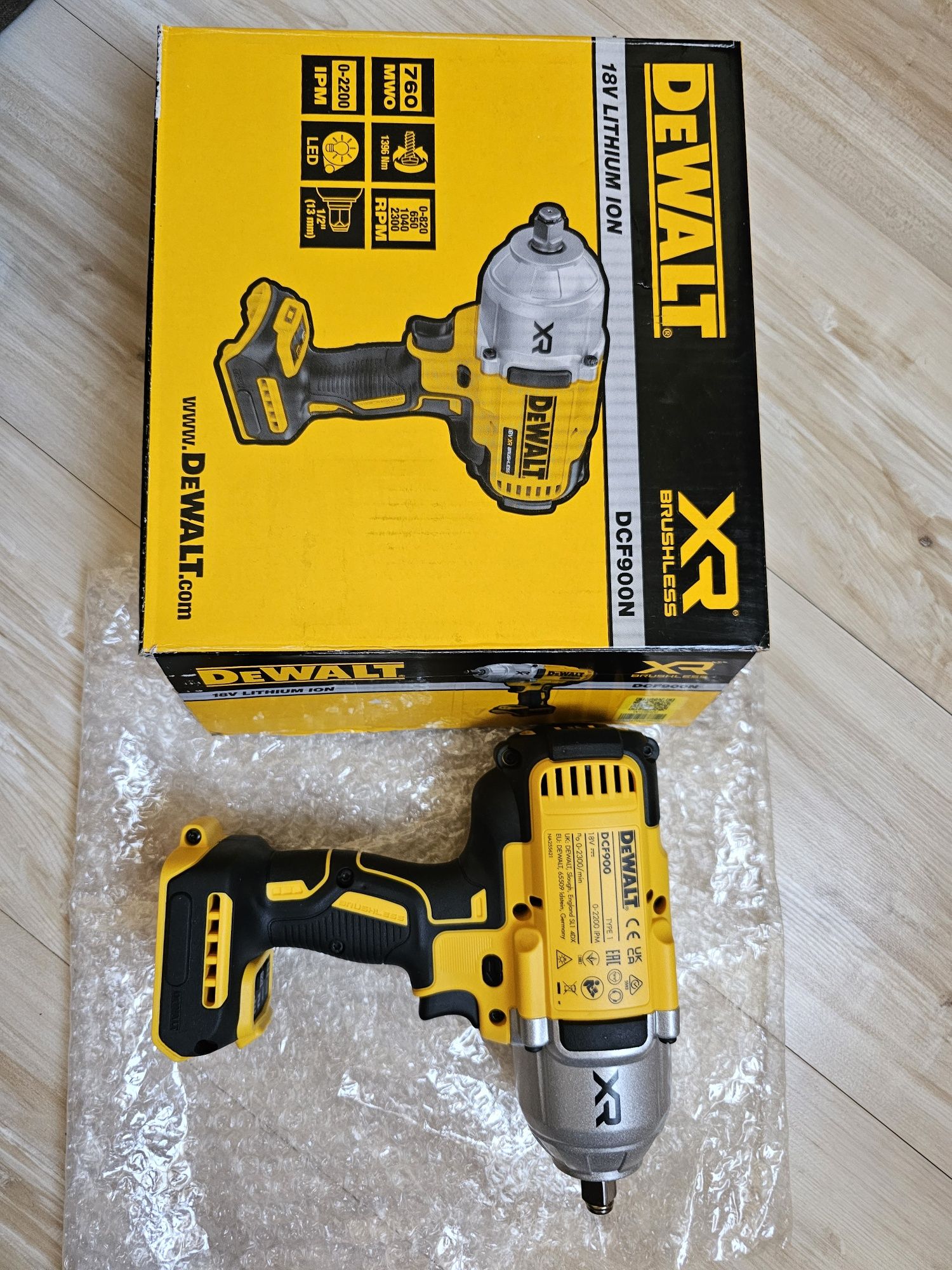 Ударен гайковерт Dewalt DCF900N-XJ 18 V