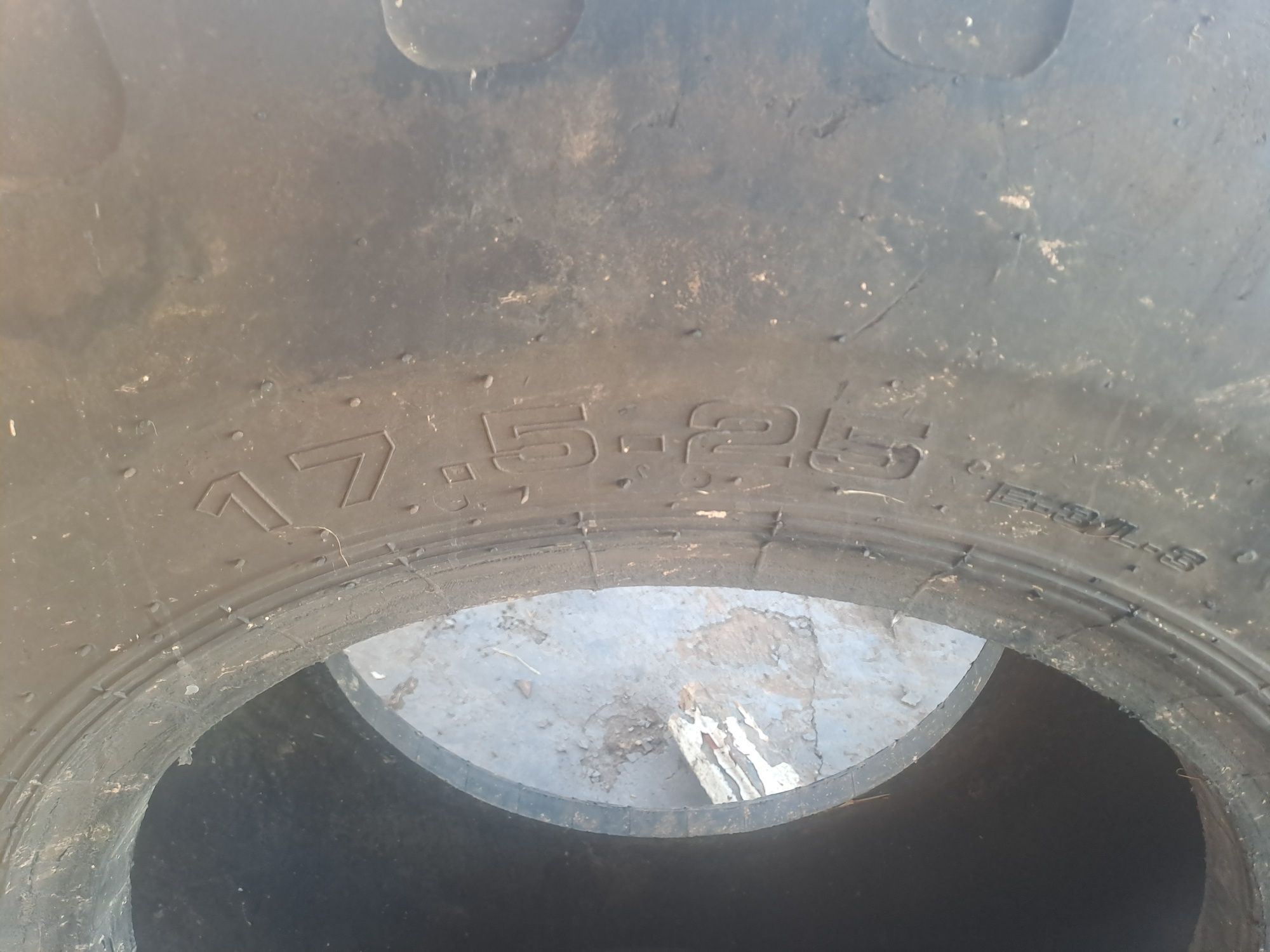 Продам  покришку