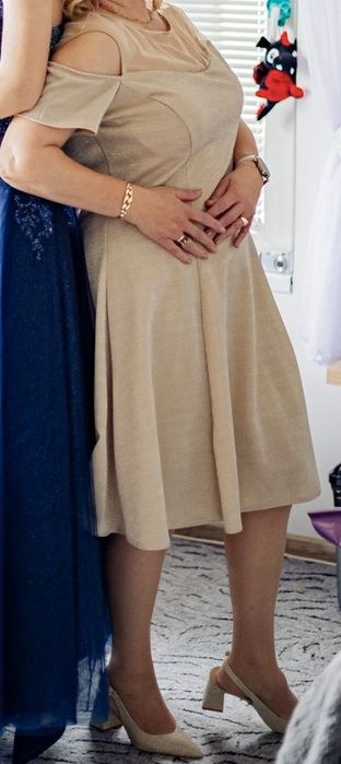 Официална рокля златиста