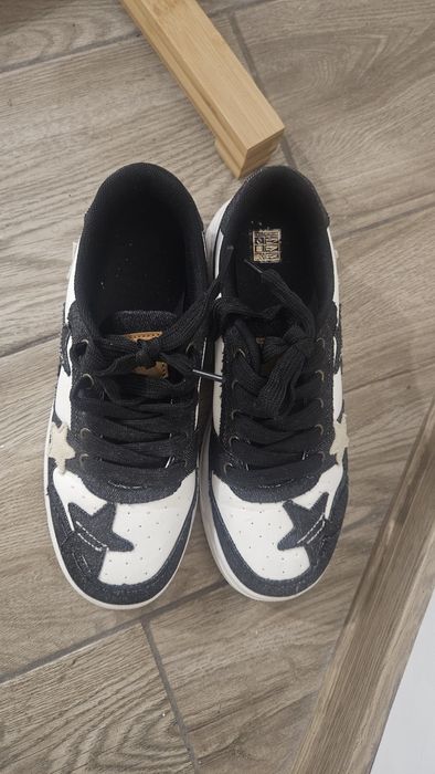 Adidasi stil tenesi comozi si usori