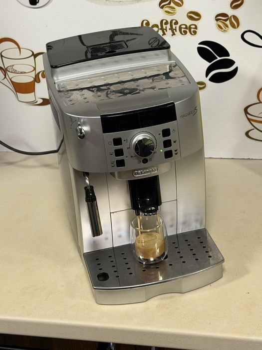 Кафемашина кафе автомат delonghı magnifica S с гаранция