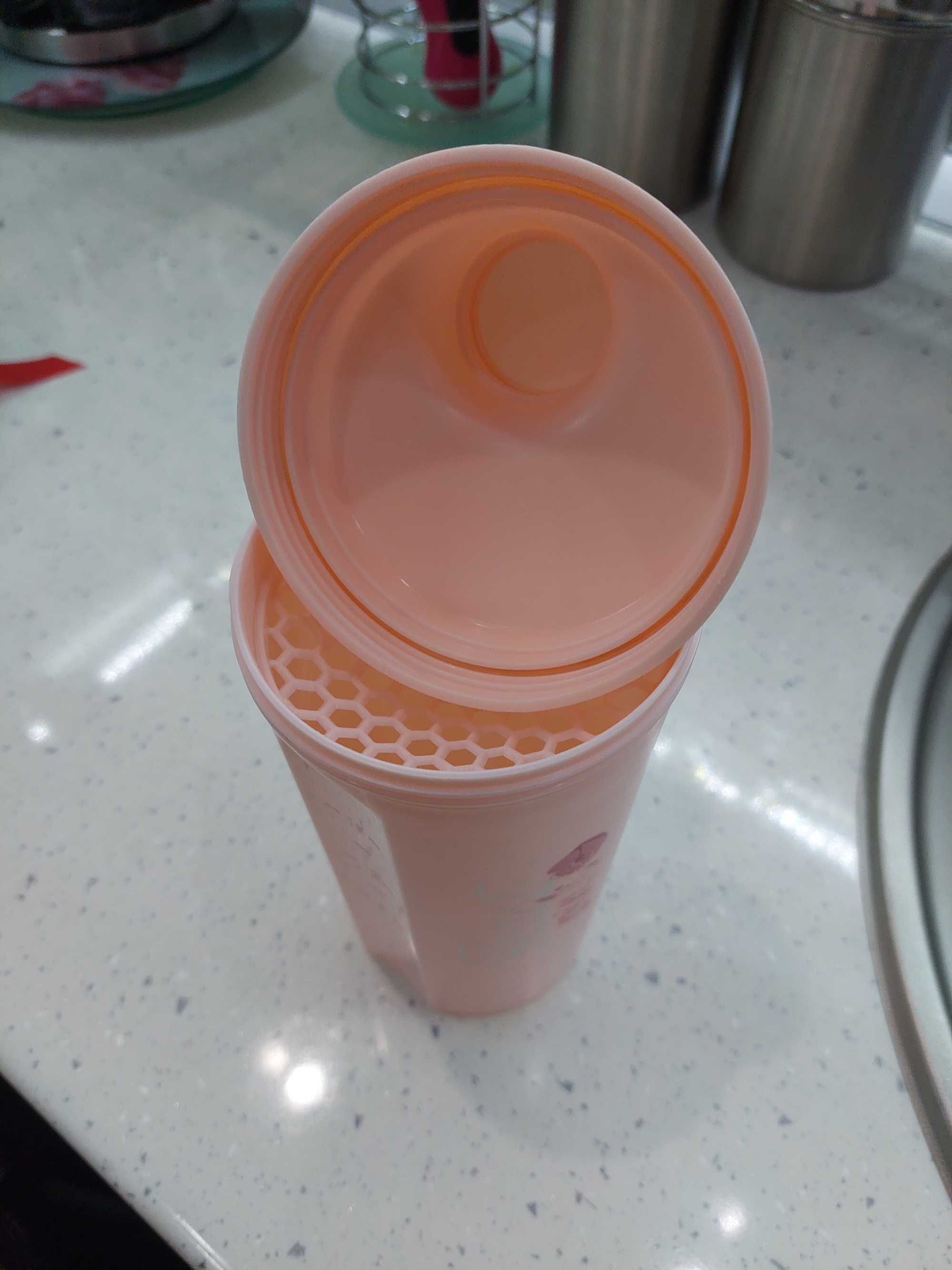 Шейкър Beast Pink Rose и 	
Спортна бутилка Sips&Dips550ml само за 5лв