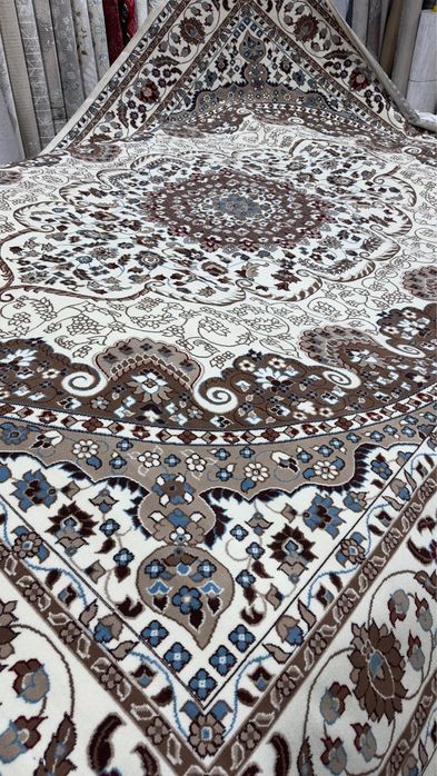 Ковры новые, не ликвид. Размер 350х400.