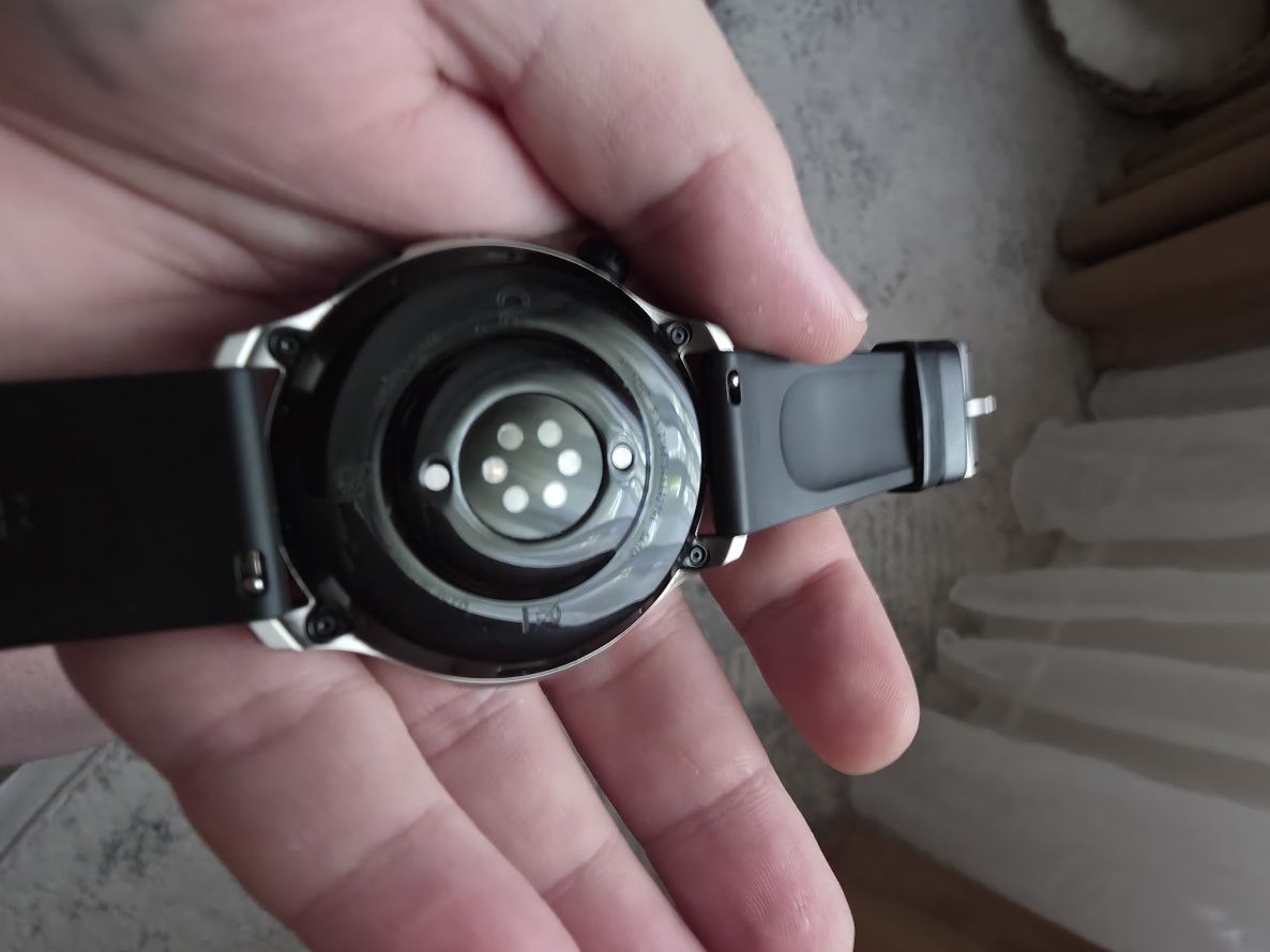 Продаю часы AMAZFIT GTR-4