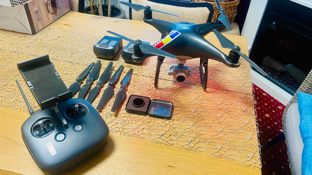 Super pachet!!! DJI Phantom 4 PRO Obsidian Edition
