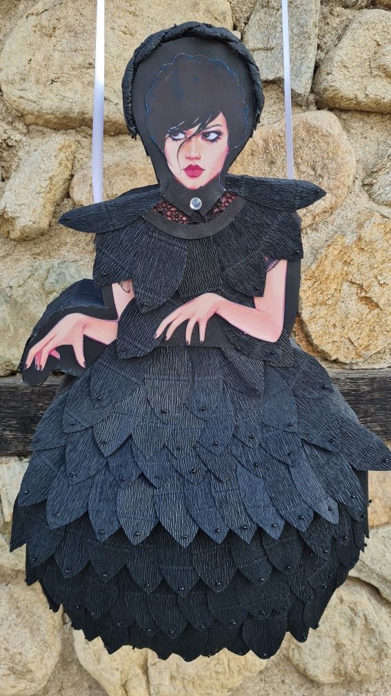 3D пинята и тематичен декор (2в1) Wednesday Addams.
