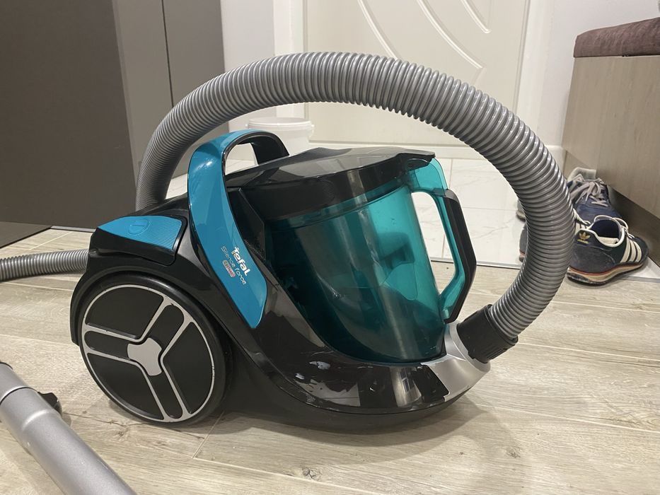 Пылесос Tefal Silence Force Cyclonic TW-7272EA