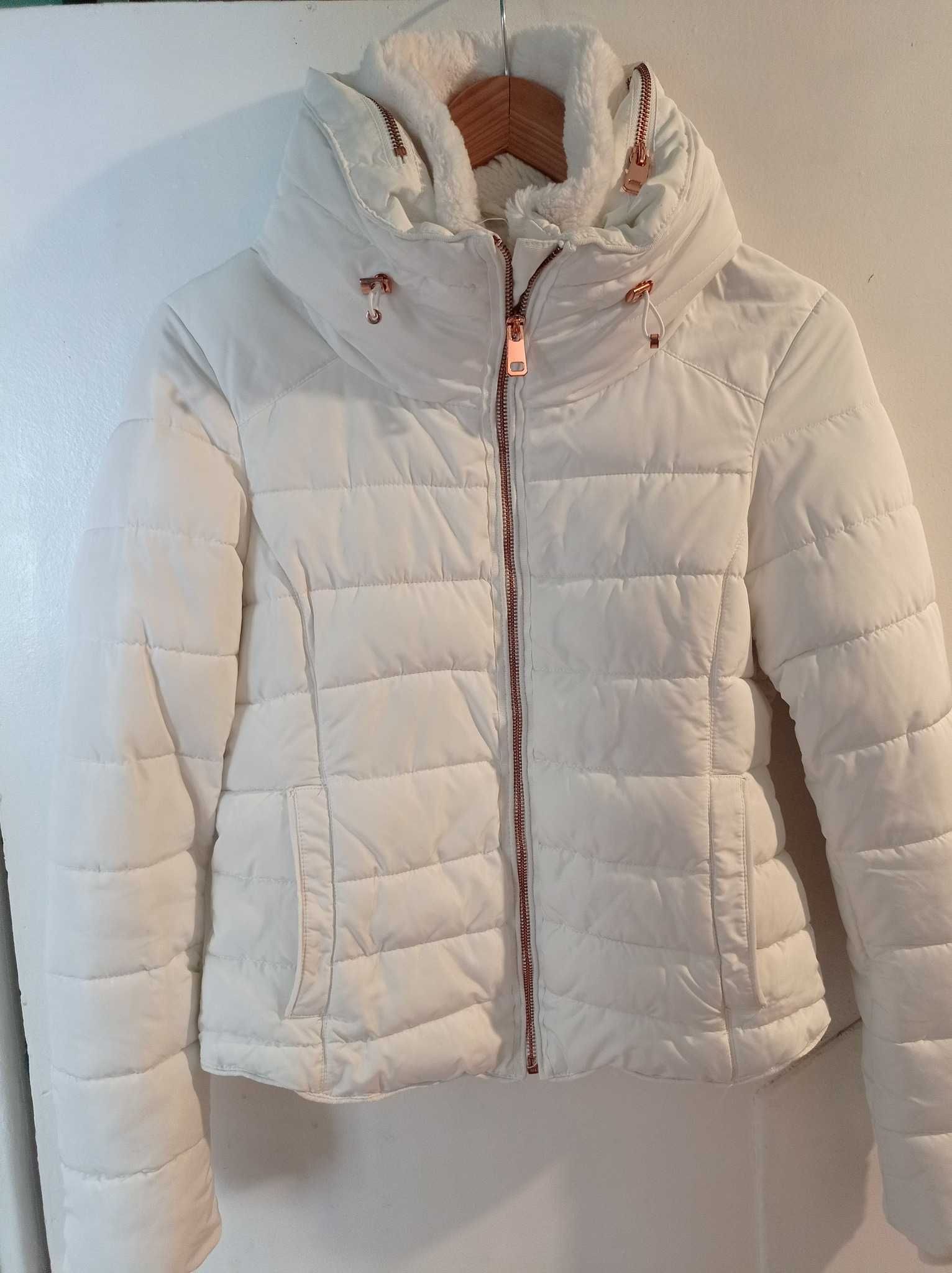 Продавам зимно дамско яке Zara - снежно бяло. Отлично. РАЗМЕР S.
