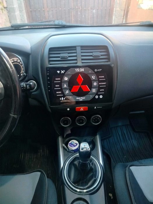 Vând Mitsubishi ASX