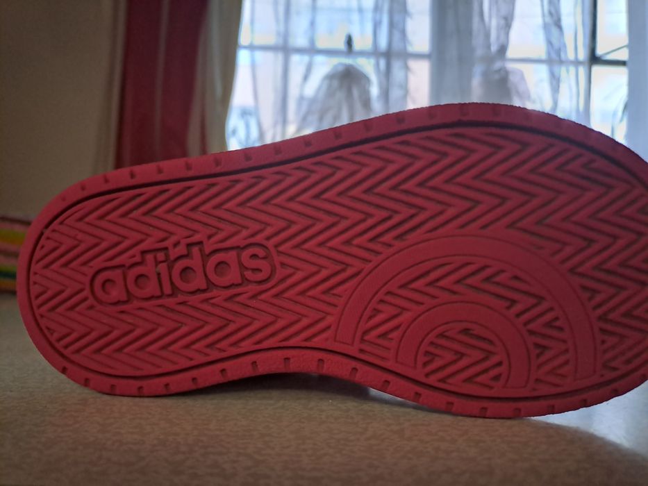 Детски сникърси Adidas и чехли champion