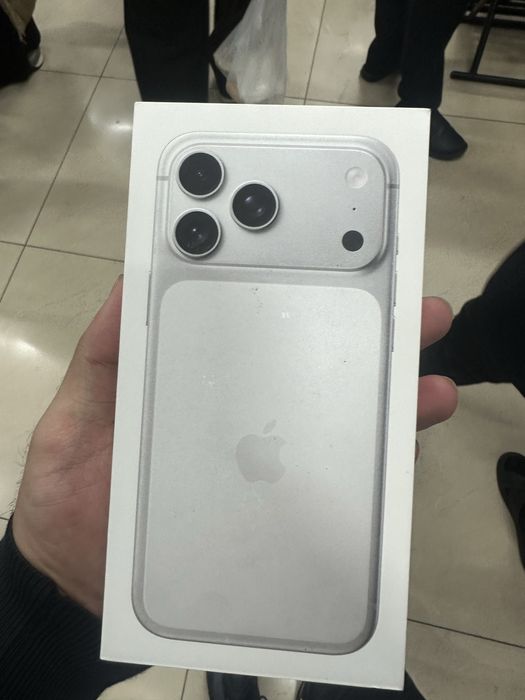 Iphone 17 proMax 256 silver Sim