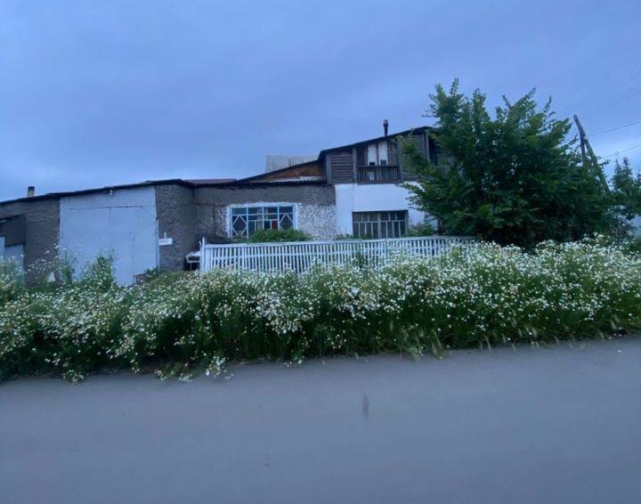 Продам дом в центре. Возле старой церквы