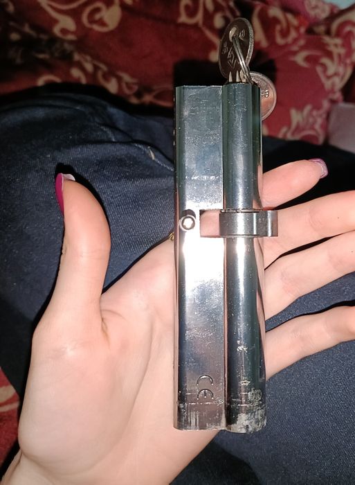 Butuci pentru uși termopan