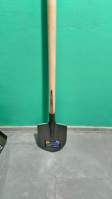 Лопаты совковые и штыковые