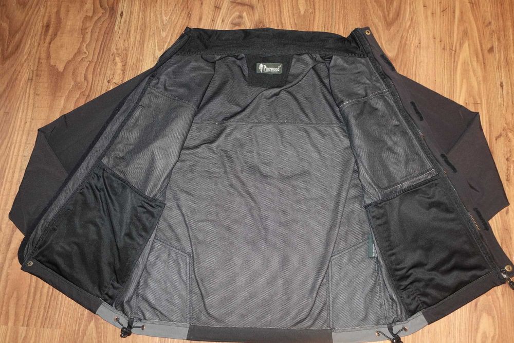 Geaca Pinewood Softshell, Marimea L, Stare foarte buna