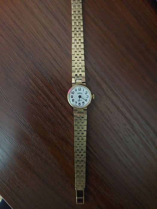 Позолоченные часы