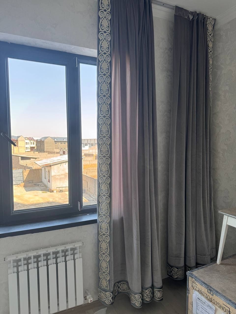 Zamonaviy uylar uchun pardalar