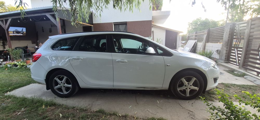 Opel Astra j 2014