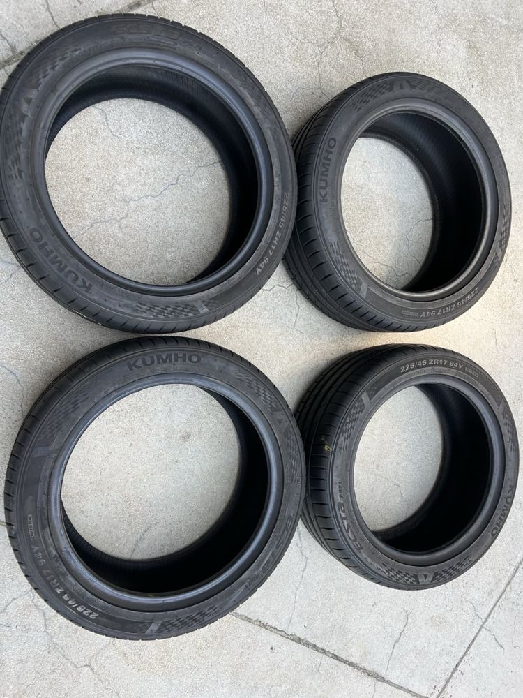 225/45/17 летни KUMHO ECSTA