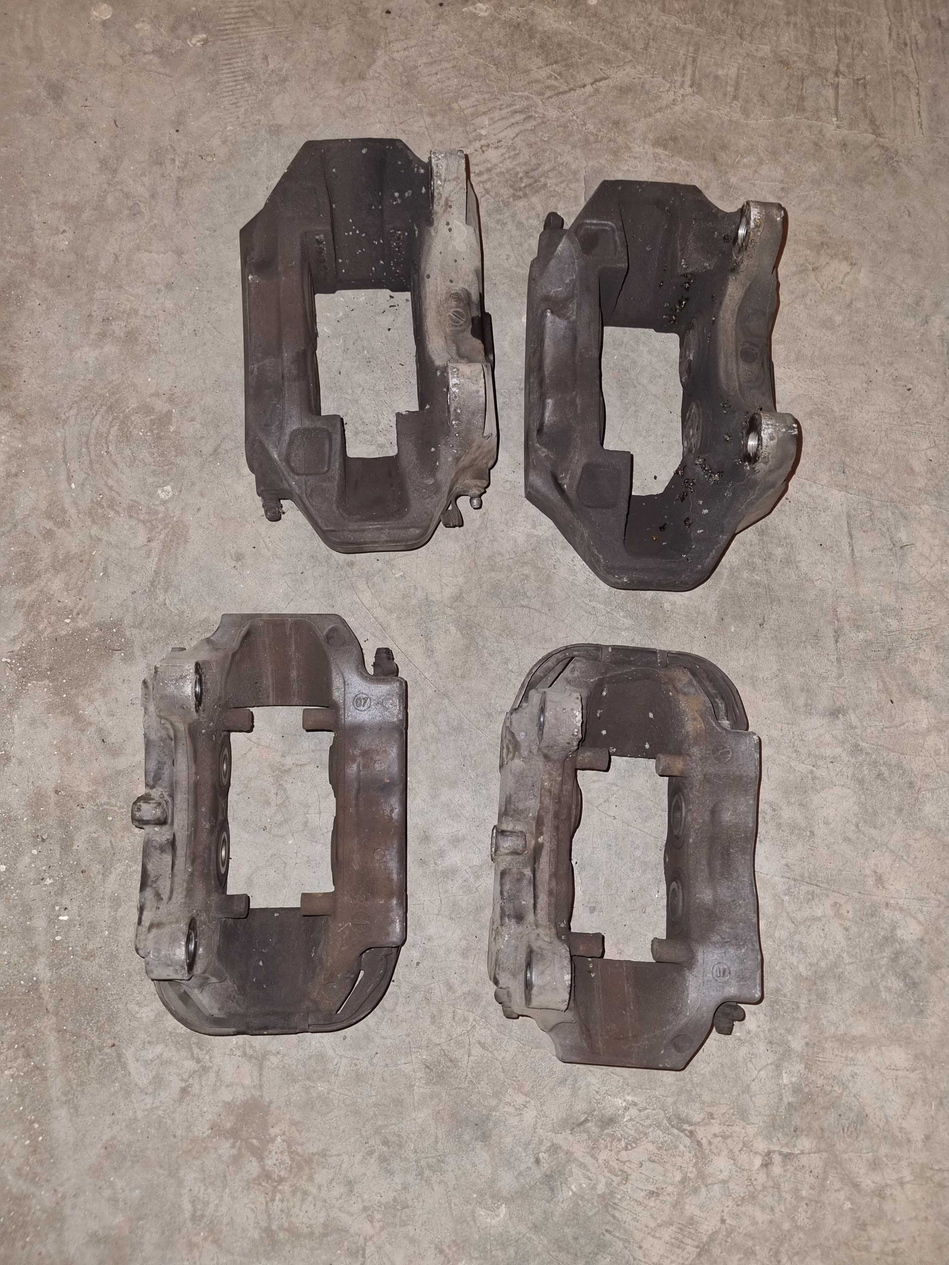 Комплект 4 бутални апарати Brembo с накладки за  Q7, Тouareg, Сayenne