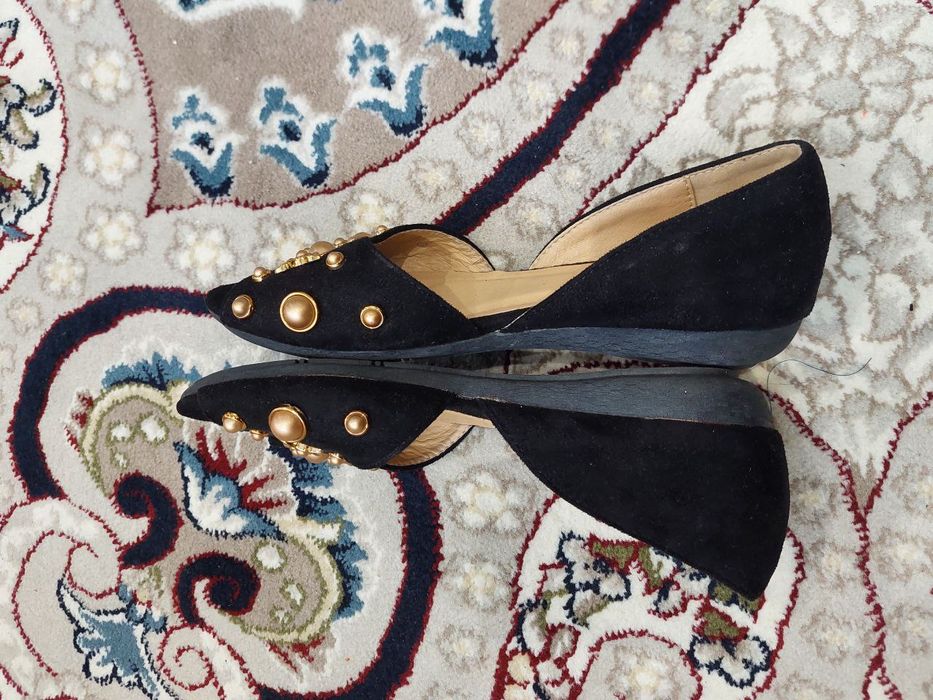 Jenskiy oyoq kiyimlar yengi