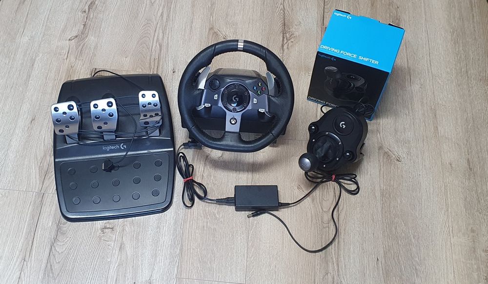Gaming Volan Logitech G920 Volan+pedal+schimbător+adapter 

Funcționea