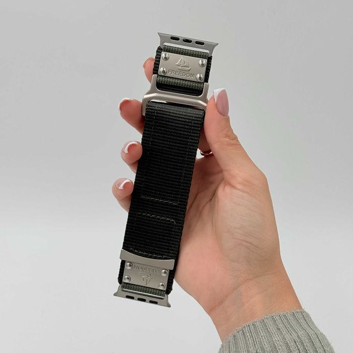 Широка текстилна каишка FREEDOM band за Apple Watch ULTRA/SE/11/10/9/8