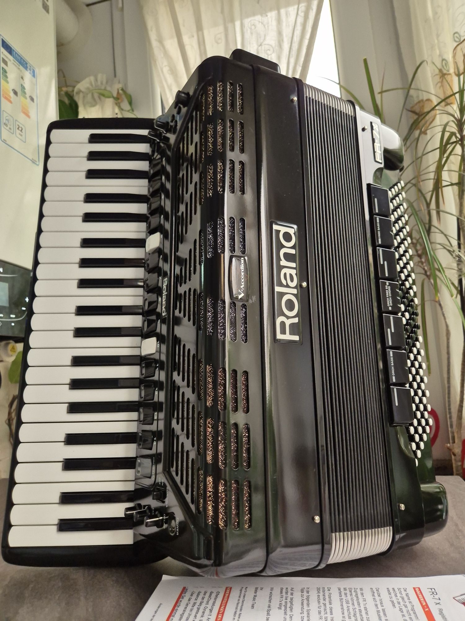 Acordeon Roland FR 7X in stare super ca Nou