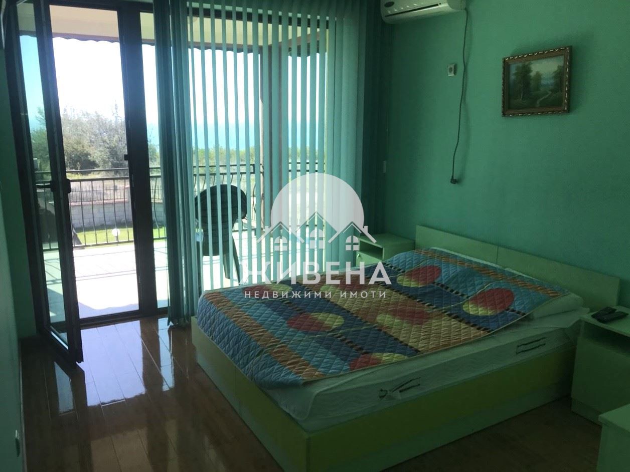 Продавам къща в с.Топола, РЗП: 196 кв.м