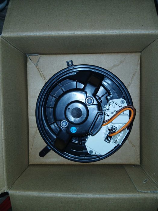 Вентилатор БМВ Е90/91 НОВ