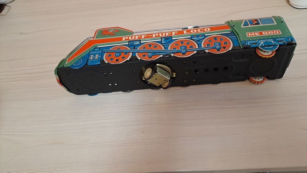 Tren de jucarie vechi