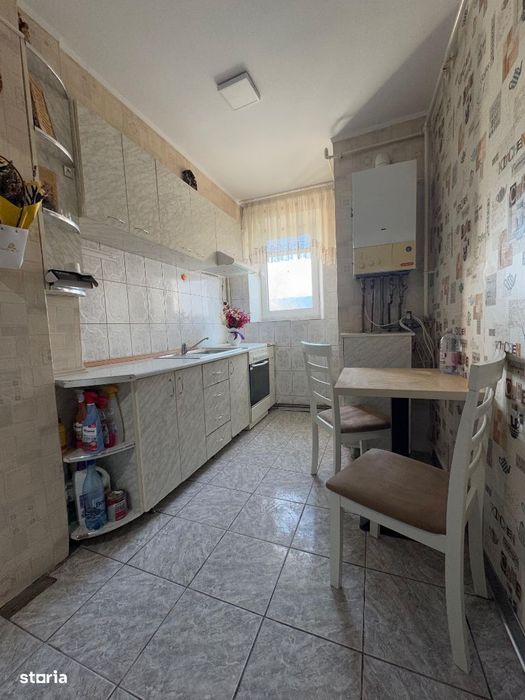 Apartament cu 2 camere, localizat în zona centrală a orașului.