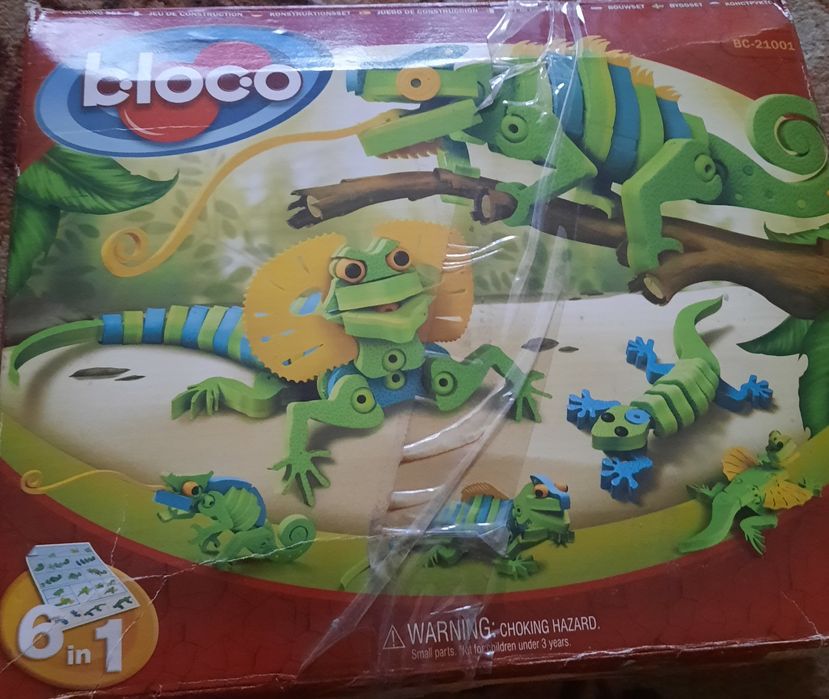 Отдам за шоколадку конструктор мягкий , касса букв