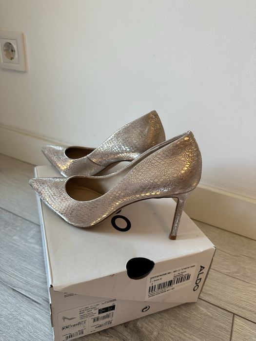 Pantofi ALDO, masura 37,5. Pret 150 lei