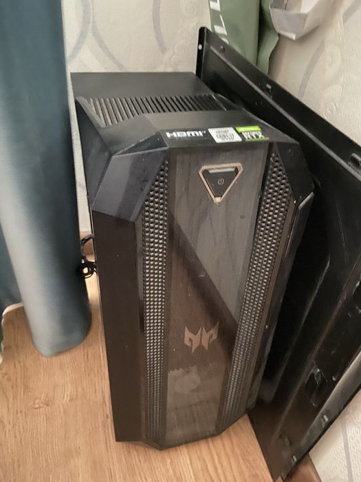 Мониторы,корпус ,клавиатура