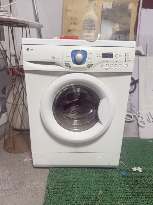 Продам машинку стиральную